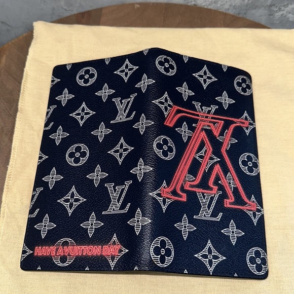 Louis Vuitton monogram ink upside down LV brazza travel wallet organizer - Picture 3 of 13